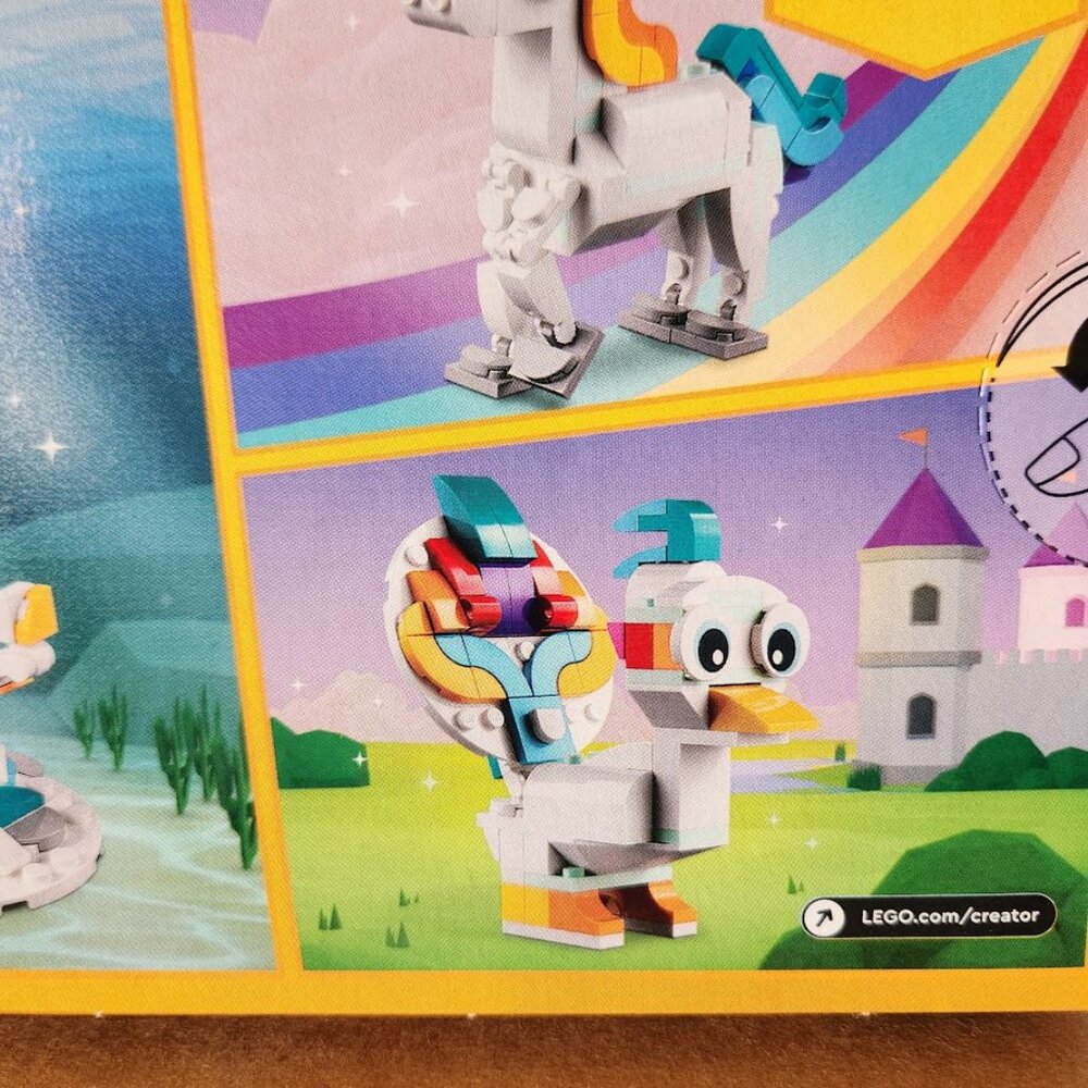 LEGO Creator 3 n1 Magical Unicorn Seahorse Peacock Rainbow 31140 Easter Basket G - Picture 6 of 9